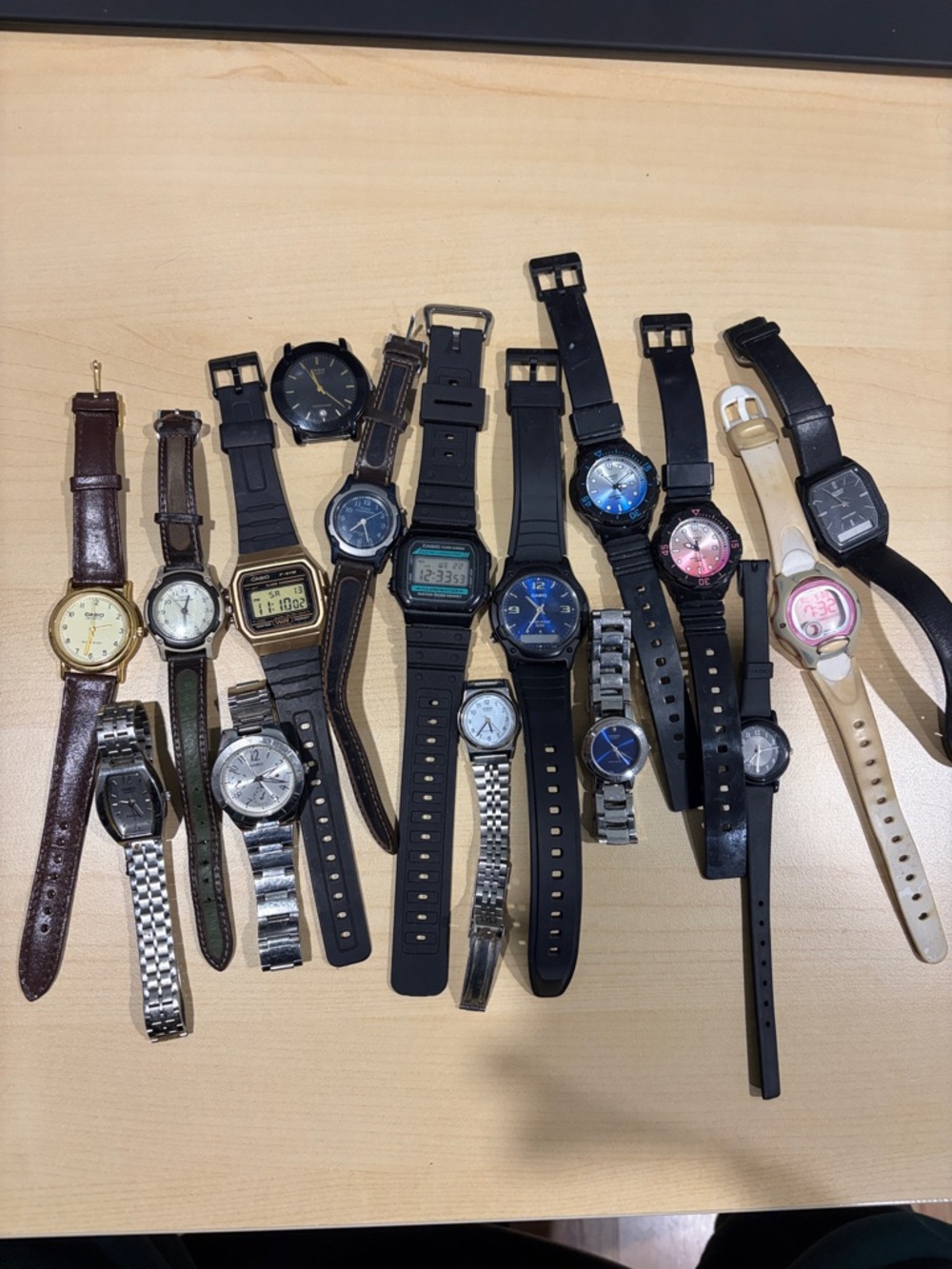 Casio watch collection - 16 watches digital and analog